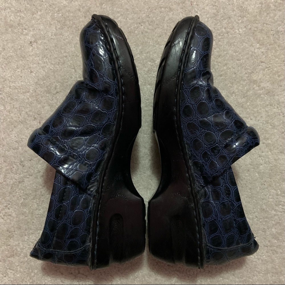Croc Print Clogs - Picture 4 of 8